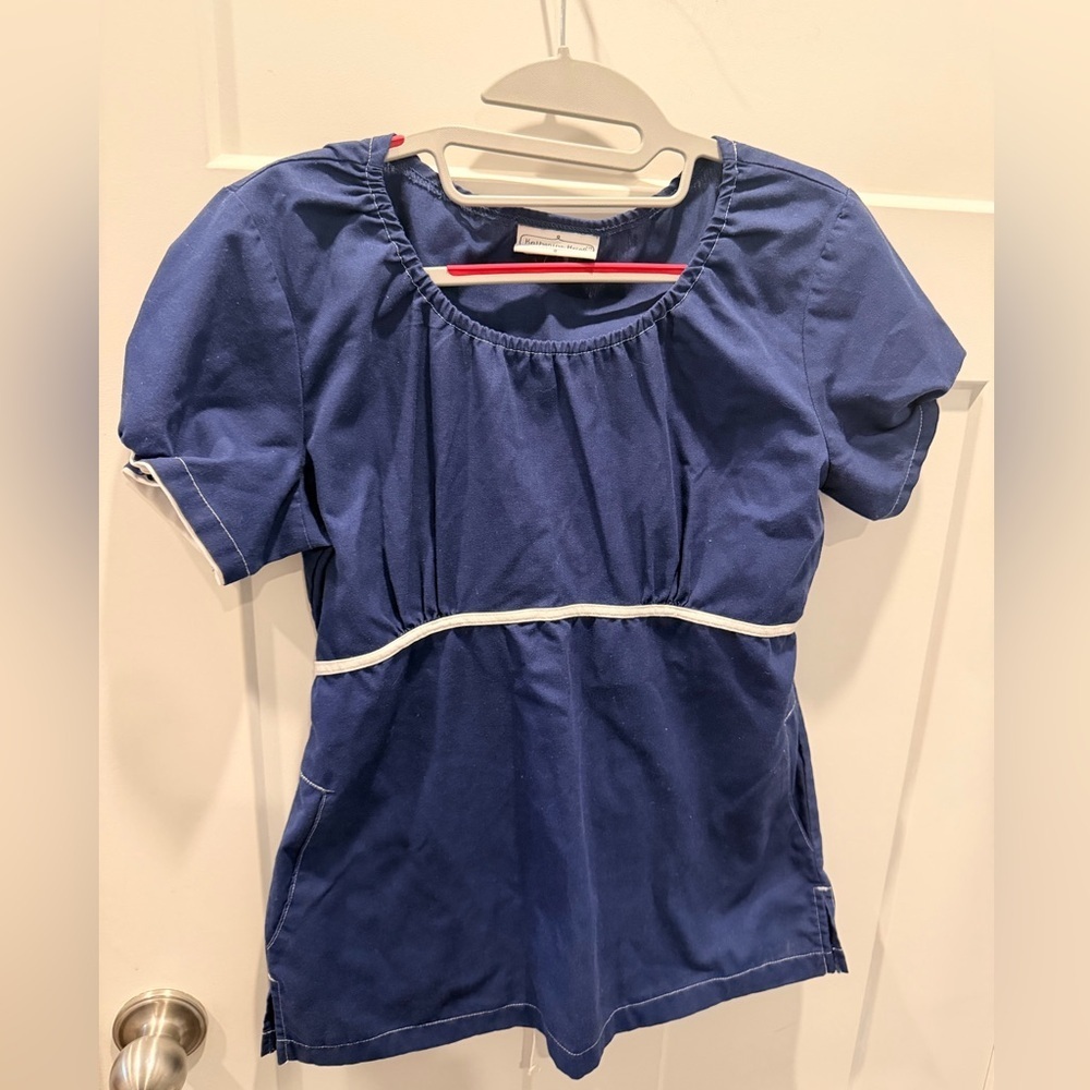 Peaches Uniforms Katharine Haines Navy Blue Scrub Top Empire Waist Small